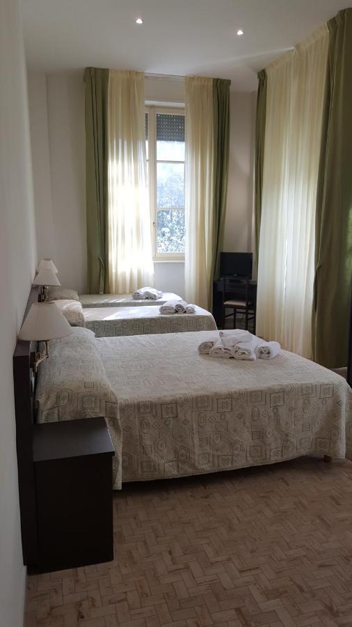 Casa Per Ferie "Sacro Cuore" Marina di Massa Extérieur photo