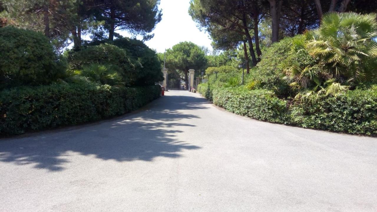 Casa Per Ferie "Sacro Cuore" Marina di Massa Extérieur photo